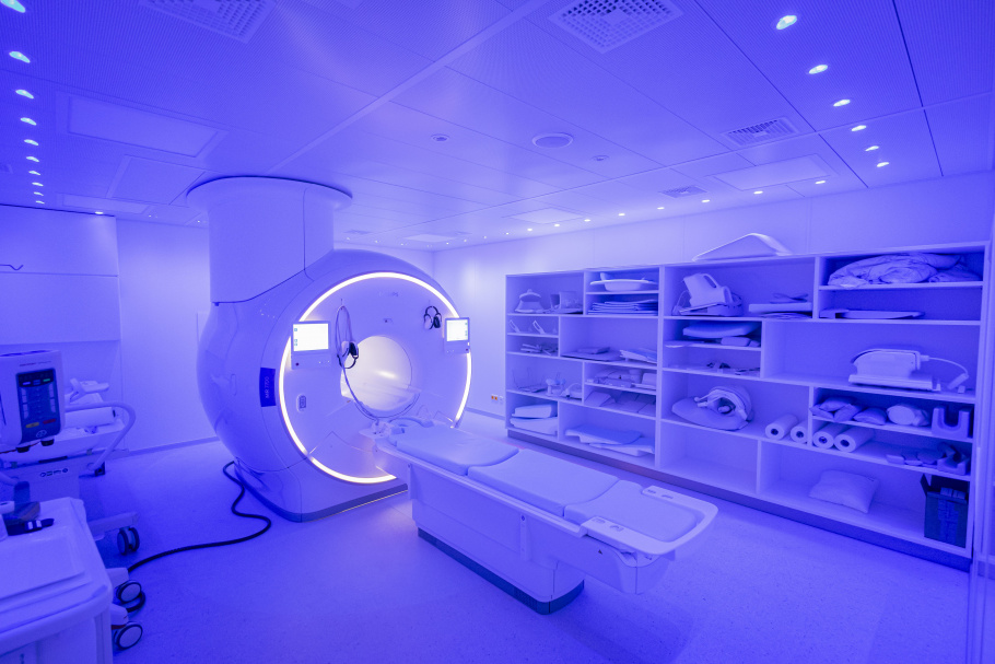 KNTB slavnostně zahájila provoz nové magnetické rezonance 3T a spektrálního CT foto
