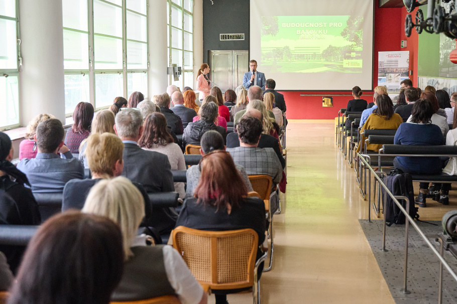 Představení modernizace areálu nemocnice viděly stovky lidí foto